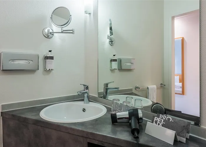 Hotel Neue Mitte Affiliated By Melia 4*